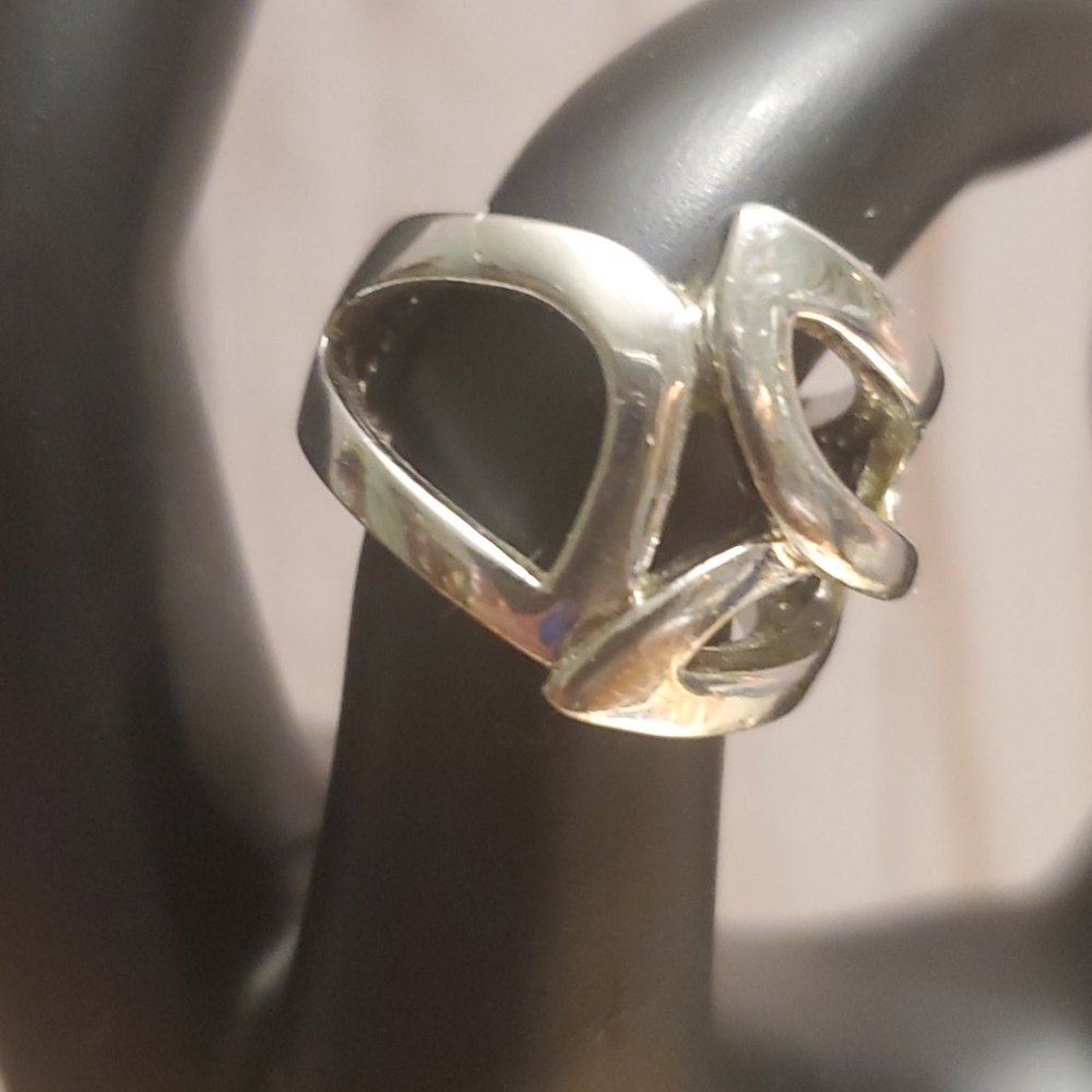 Lia Sophia Tulip Ring - Picture 2 of 6